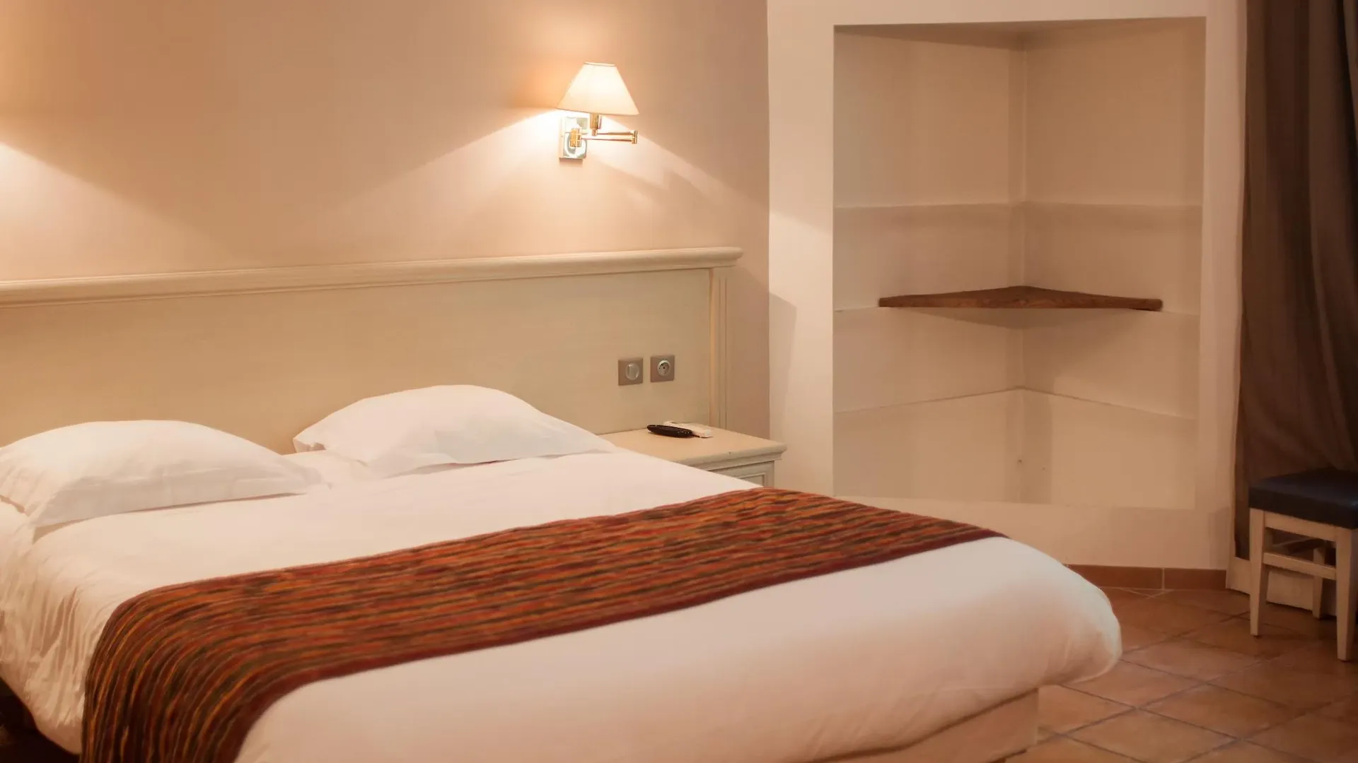 Hotel Artea Aix Centre Aix-en-Provence 3*,