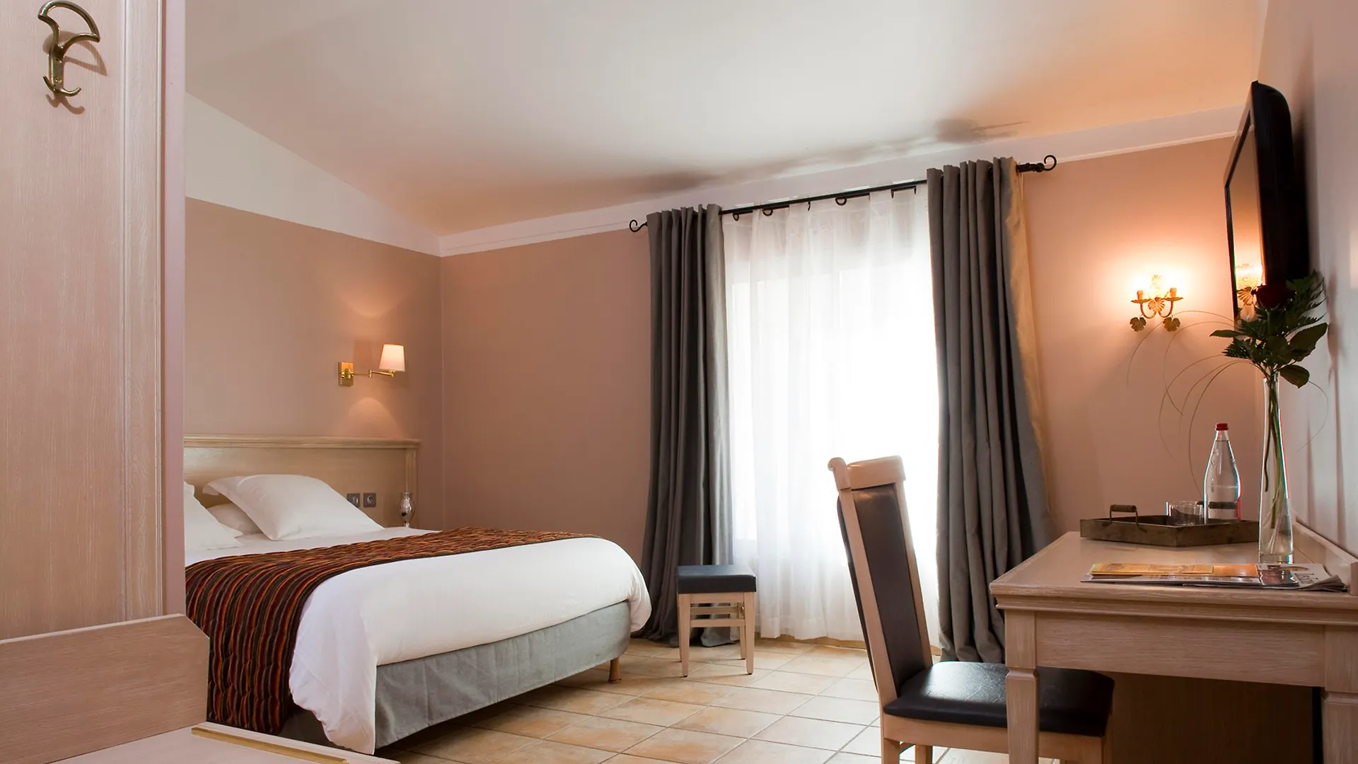 ***  Hotel Artea Aix Centre Aix-en-Provence France